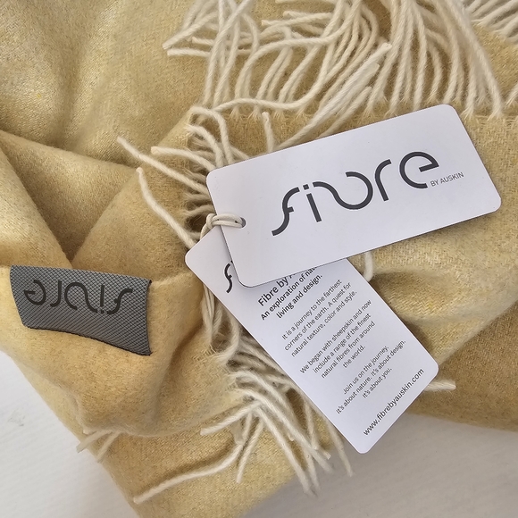 Fibre By Auskin Wool Cashmere 55x71 Throw Blanket - Picture 2 of 11